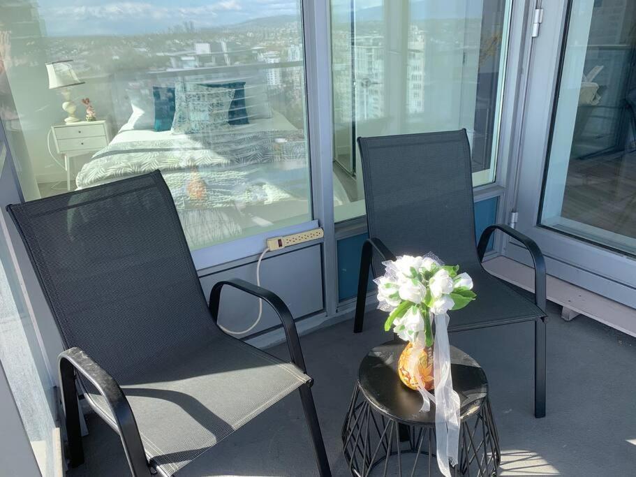 Downtown 3Br/2Ba+Views+Skytrain+Free Parking Apartment Vancouver Ngoại thất bức ảnh