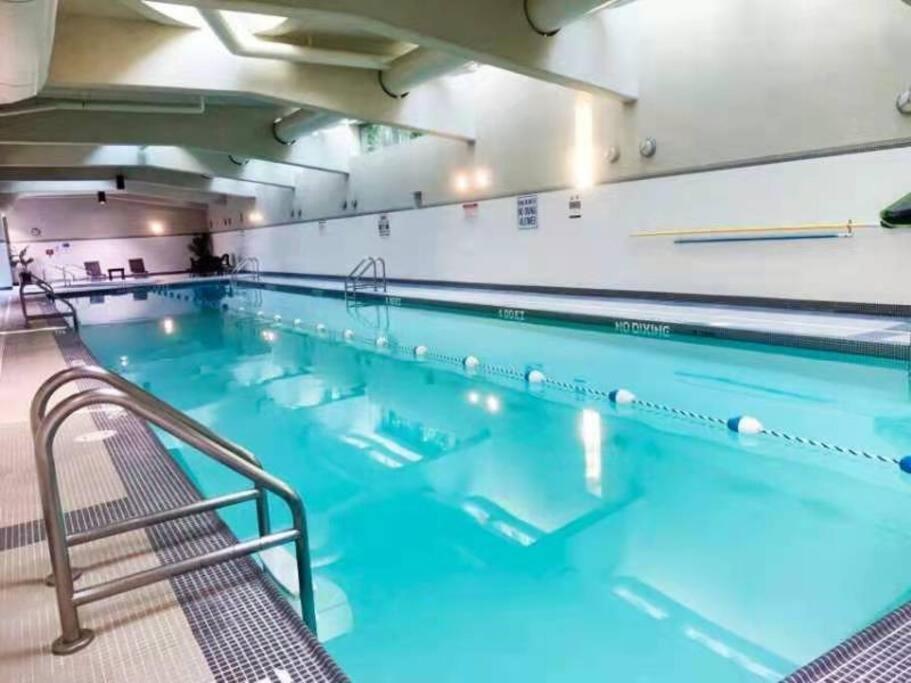 Downtown 3Br/2Ba+Views+Skytrain+Free Parking Apartment Vancouver Ngoại thất bức ảnh